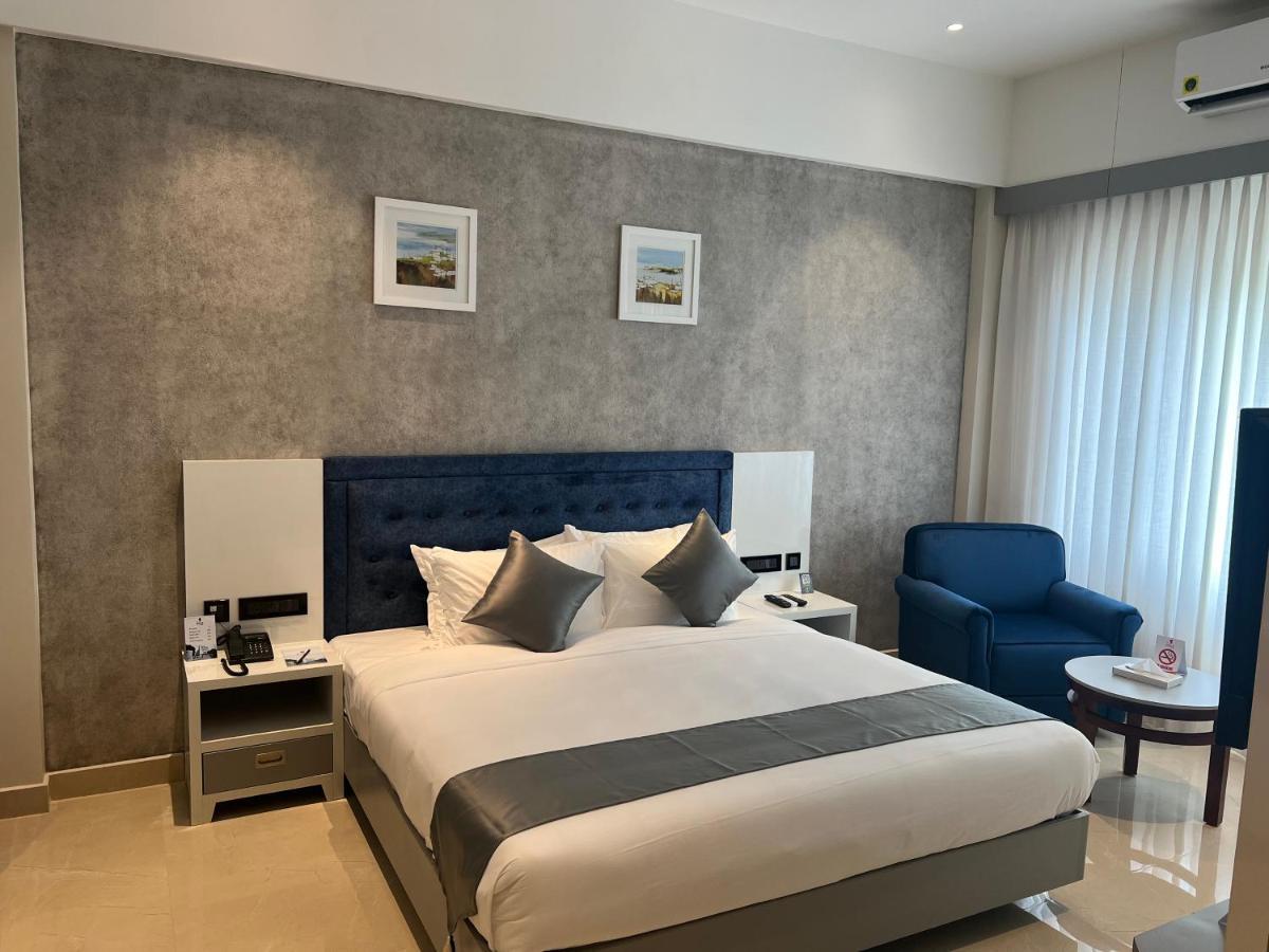 The Gold Hotel Palakkad Luaran gambar
