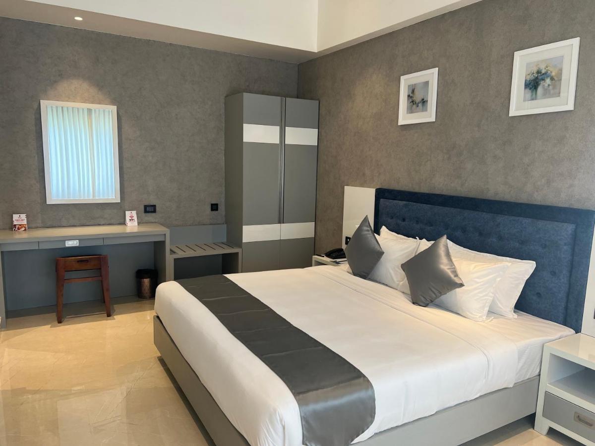 The Gold Hotel Palakkad Luaran gambar