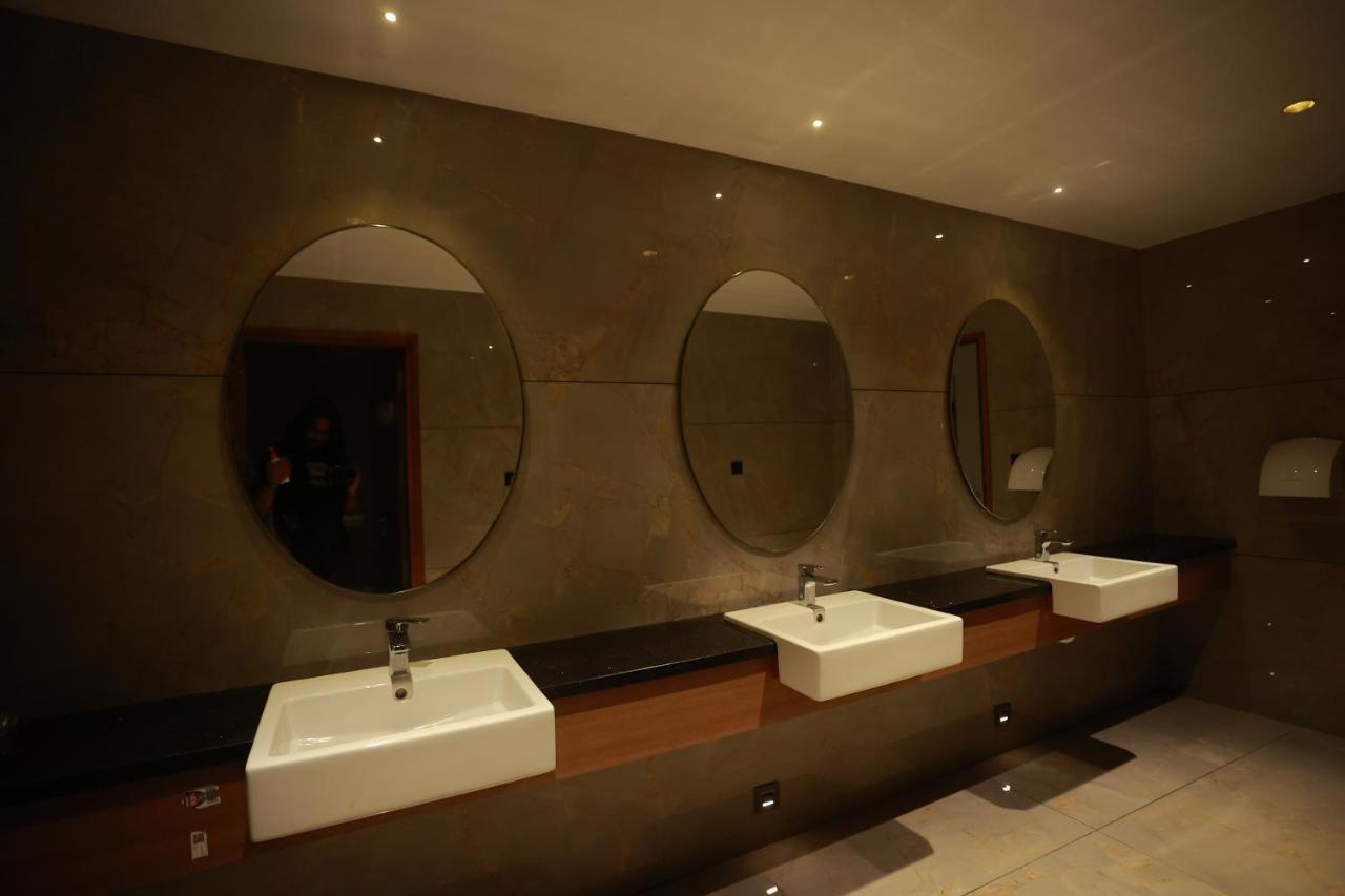 The Gold Hotel Palakkad Luaran gambar